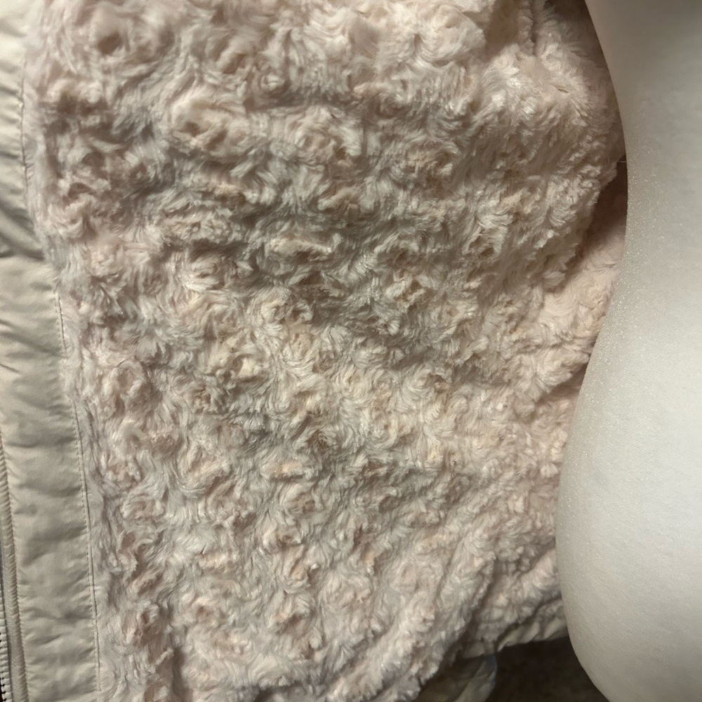 Columbia Women's Off-White Quilted Puffer Jacket - Picture 4 of 11